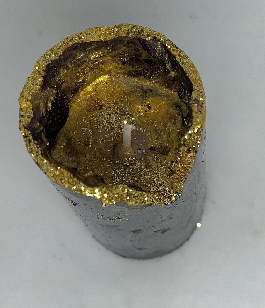 Handmade Luxury Irregular Candle | Black Wax with Sparkling Gold Rim | Modern Decor 02