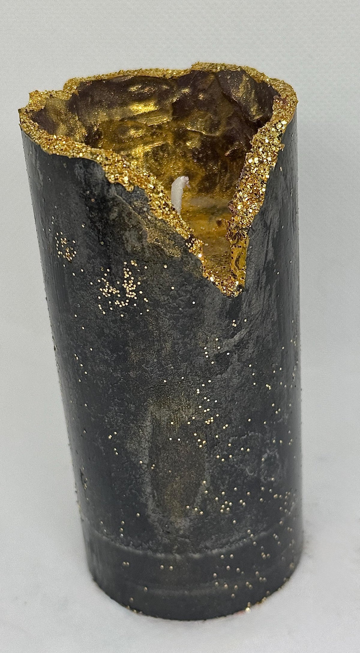 Handmade Luxury Irregular Candle | Black Wax with Sparkling Gold Rim | Modern Decor 02