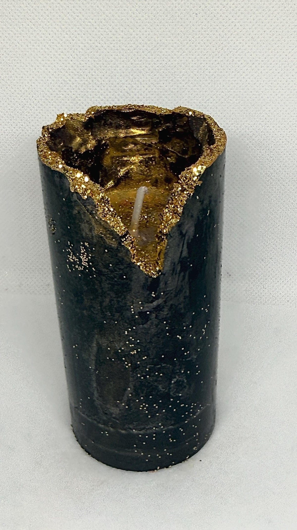 Handmade Luxury Irregular Candle | Black Wax with Sparkling Gold Rim | Modern Decor 02