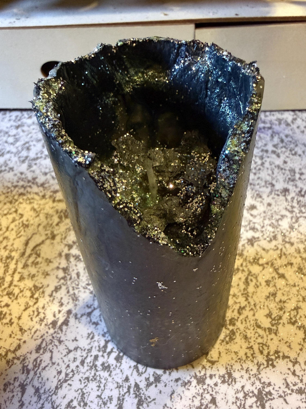 Gray Geode‑Look Candle • Iridescent Crystal‑Inspired Center • Metallic Art Pillar